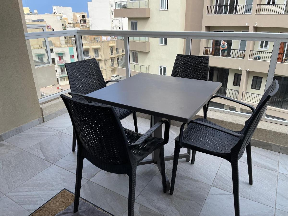 Modern Finished Apartment With Natural Light St. Paul's Bay Exterior foto